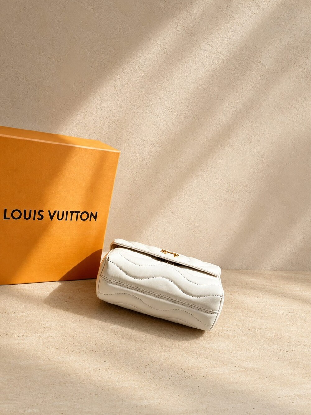 Louis Vuitton White Quilted New Wave Chain Shoulder Handbag - Picture 6 of 6